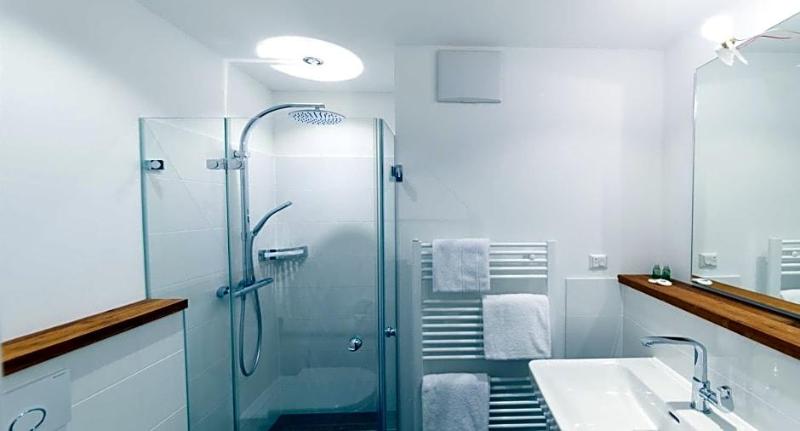 Hotel Engel Lindauer Bier Und Weinstube image