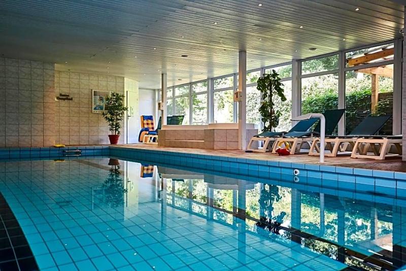 Flairhotel Hubertus image