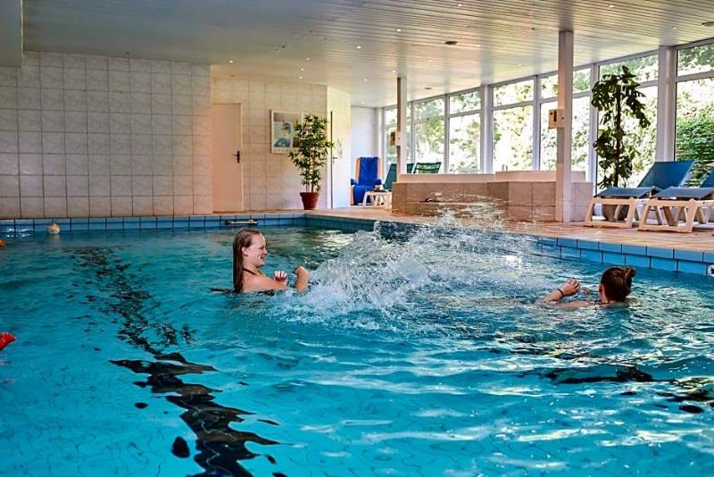 Flairhotel Hubertus image