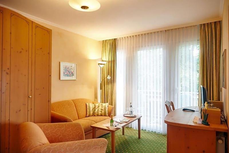 Flairhotel Hubertus image