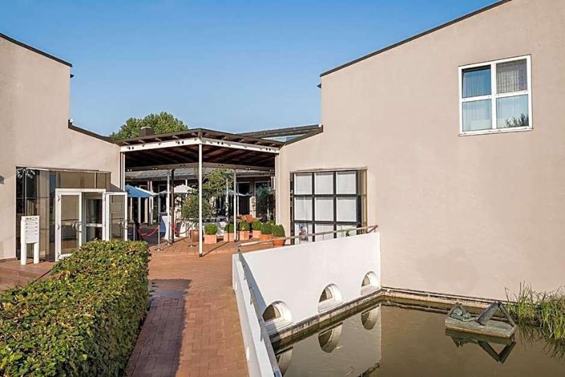 Golfhotel Restaurant Lindenhof image