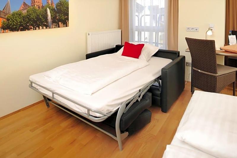 Guesthouse Mainz image