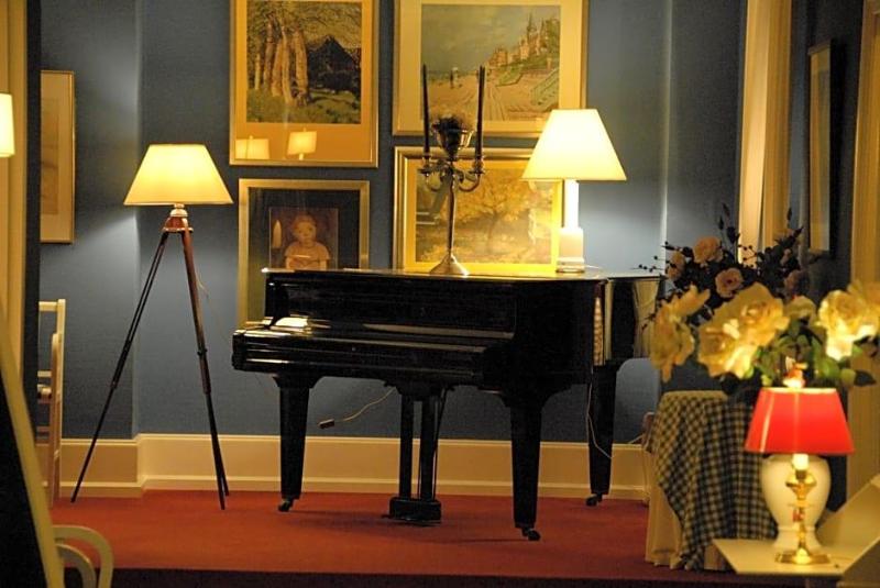 Hotel Schweriner Hof image