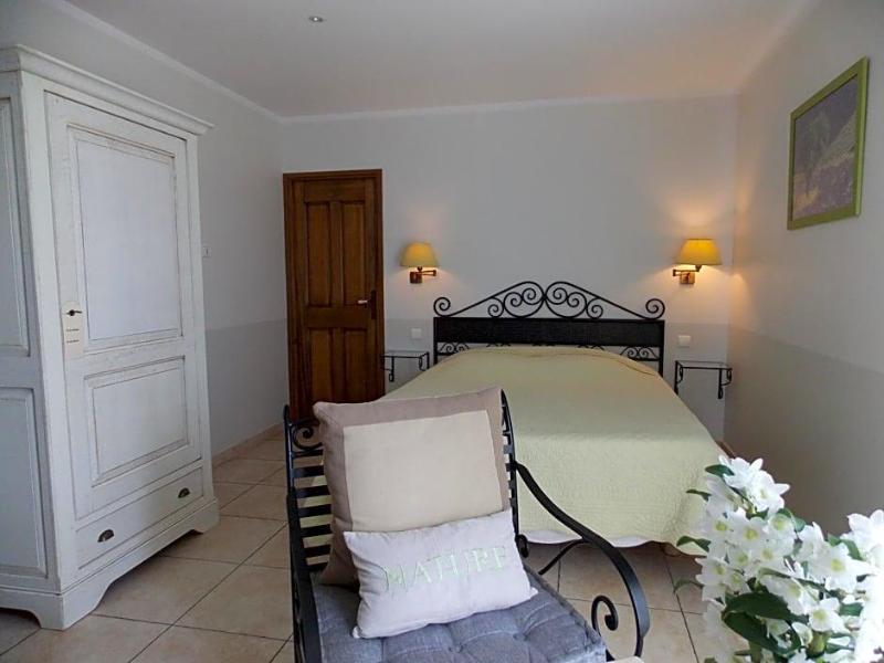 Au Relais Provencal image