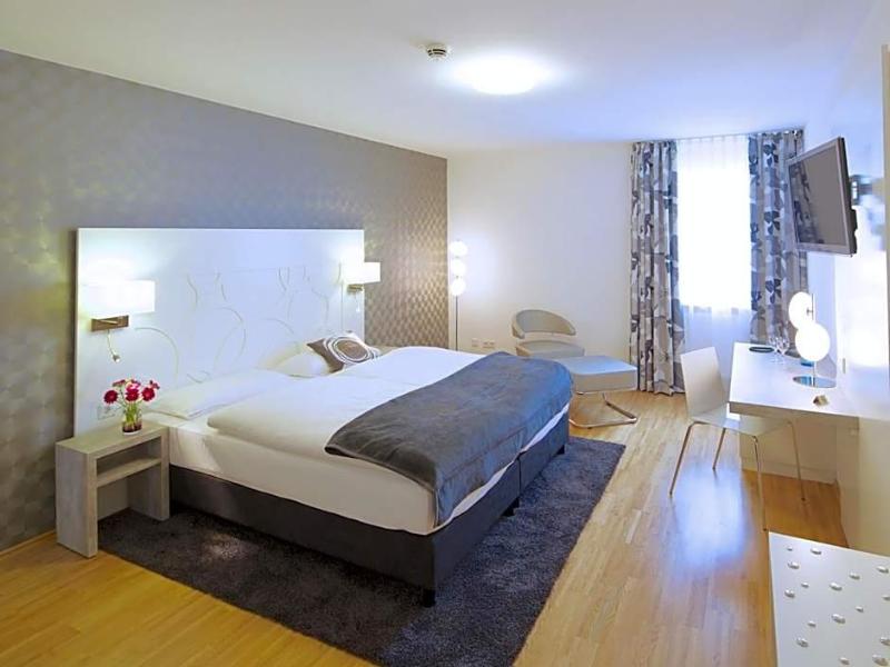 Hotel Karolinger Hof image