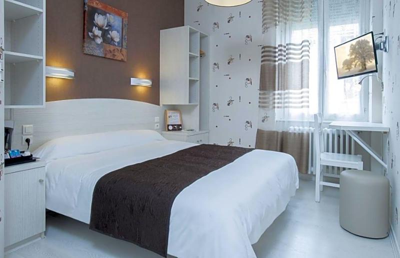 Logis De France Cazes Arazat image