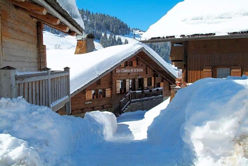 Les Chalets De La Serraz image