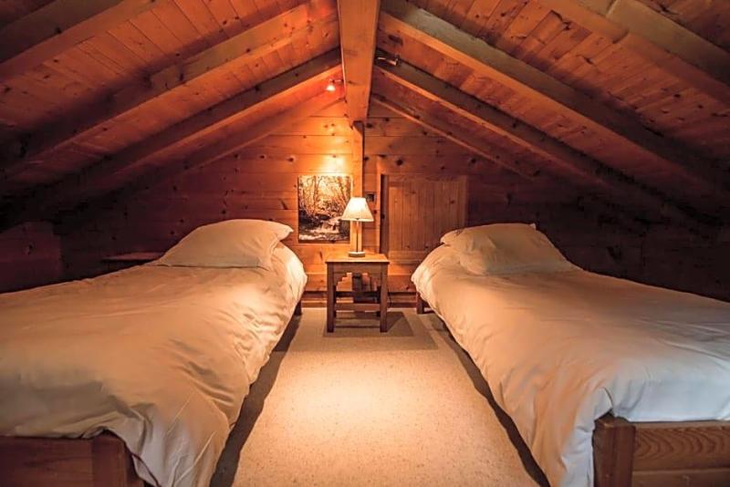 Les Chalets De La Serraz image