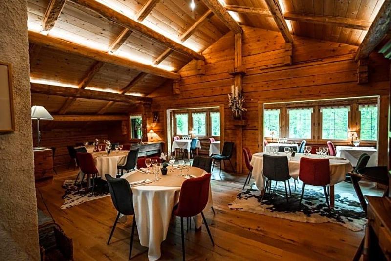 Les Chalets De La Serraz image