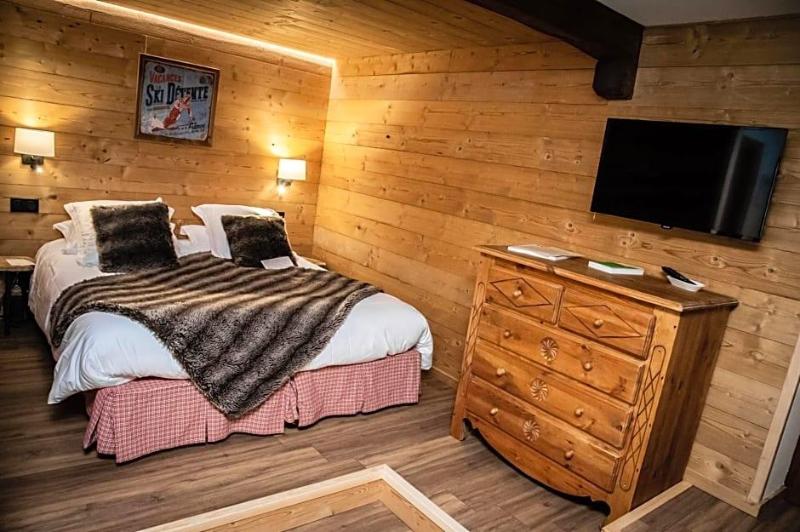 Les Chalets De La Serraz image