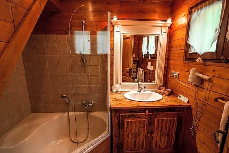 Les Chalets De La Serraz image