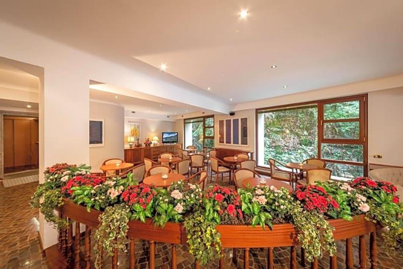 Hotel Ristorante Vapore image