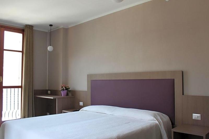 Hotel Ristorante Vapore image