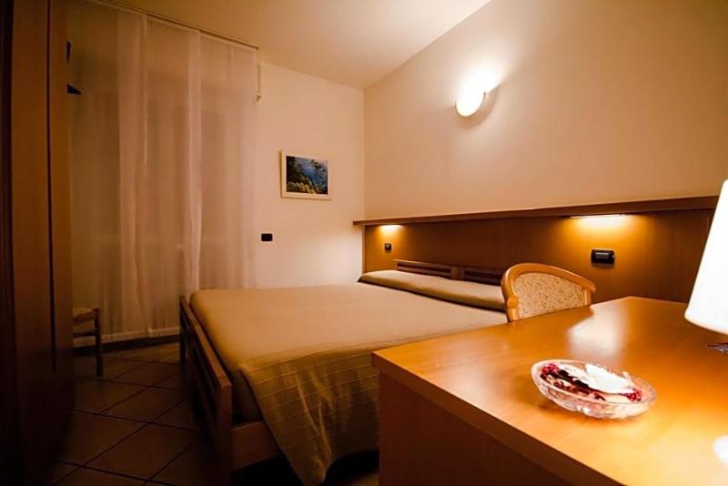 Albergo Lario image