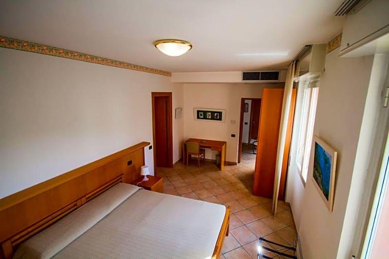 Albergo Lario image