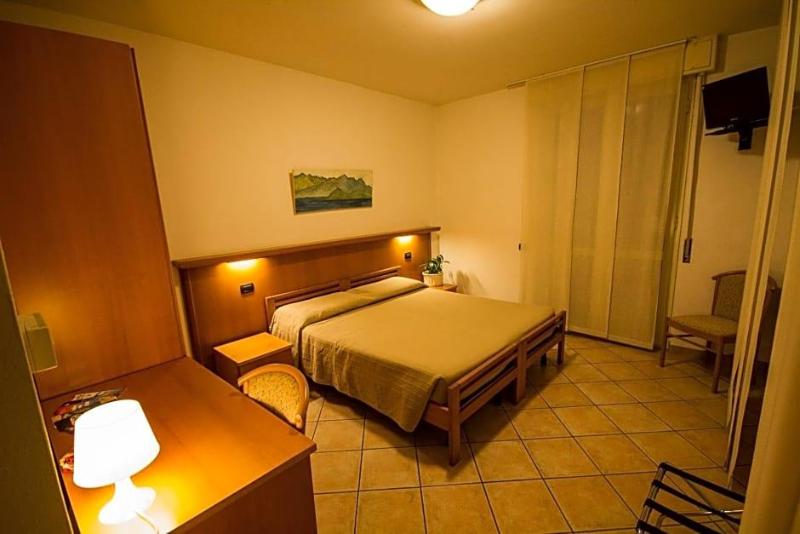 Albergo Lario image
