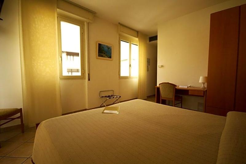 Albergo Lario image