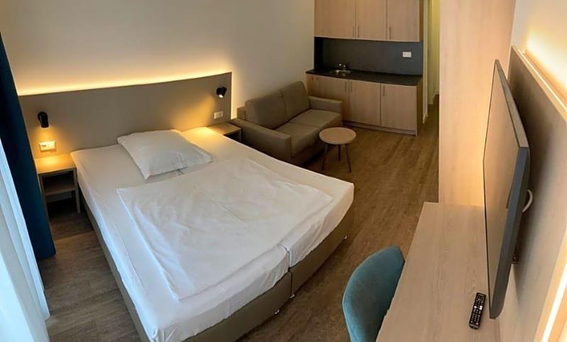 Hotel Zur Traube image