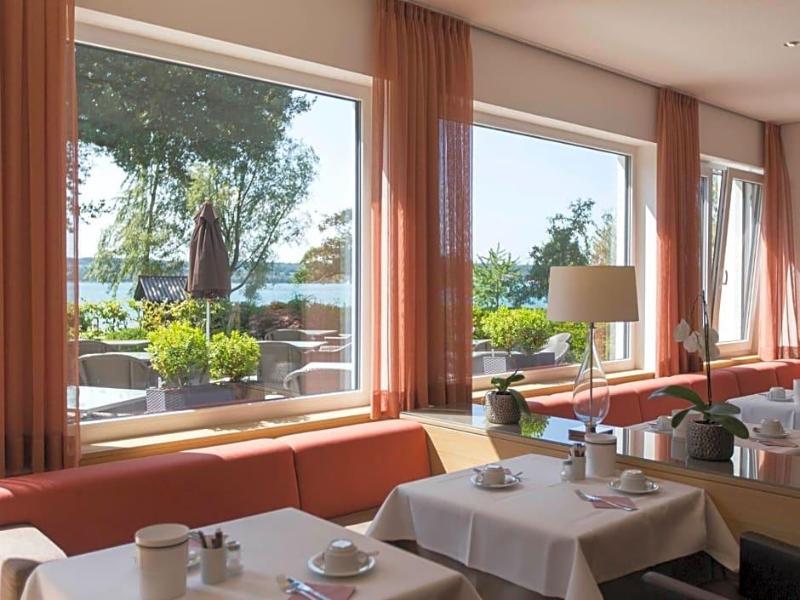 Hotel Seepark Garni image