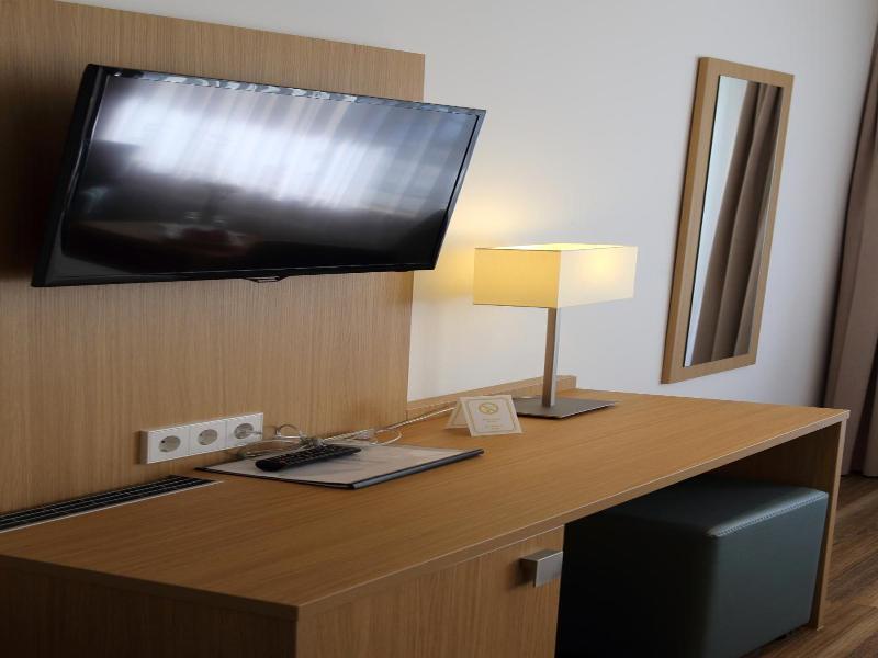 Hotel Seepark Garni image
