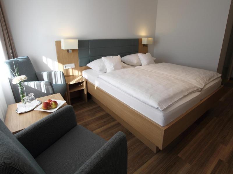 Hotel Seepark Garni image