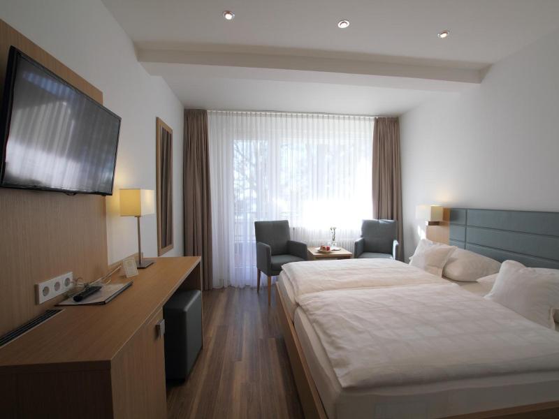 Hotel Seepark Garni image