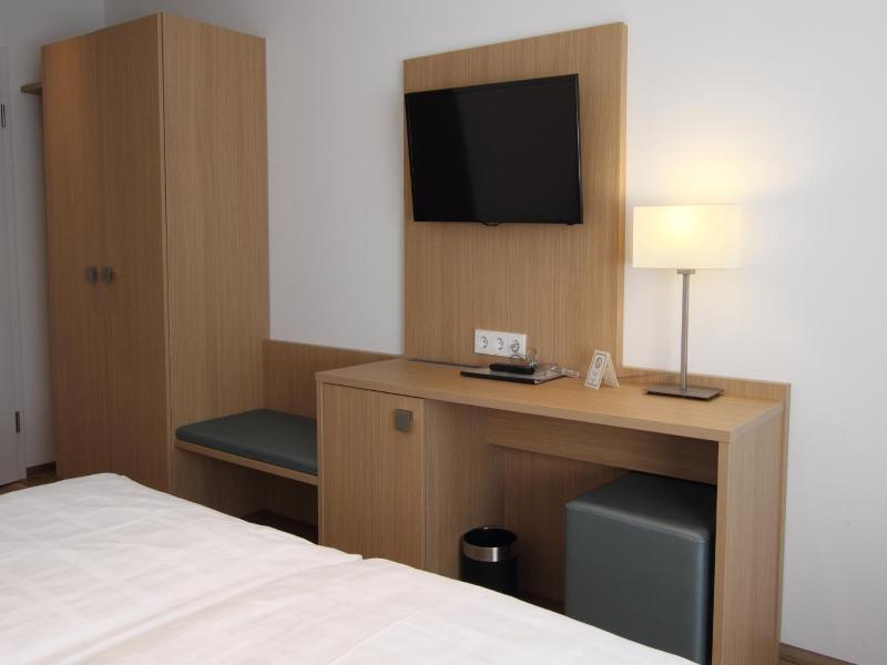 Hotel Seepark Garni image