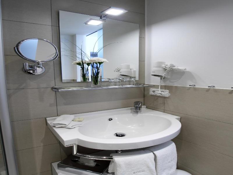 Hotel Seepark Garni image