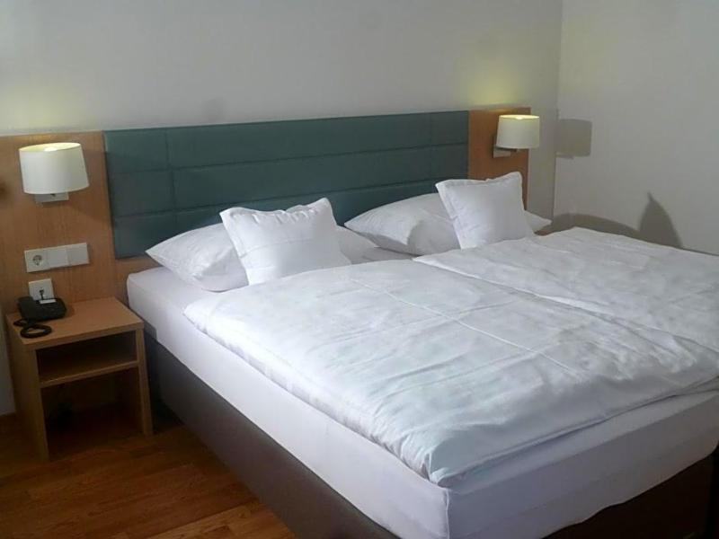 Hotel Seepark Garni image