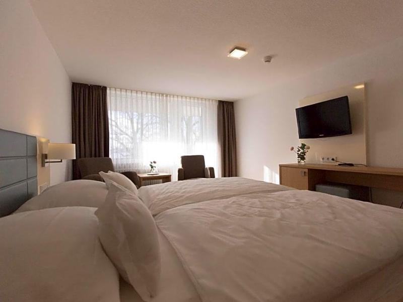 Hotel Seepark Garni image