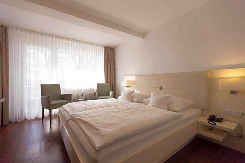 Hotel Seepark Garni image