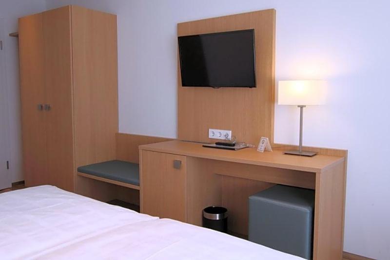 Hotel Seepark Garni image
