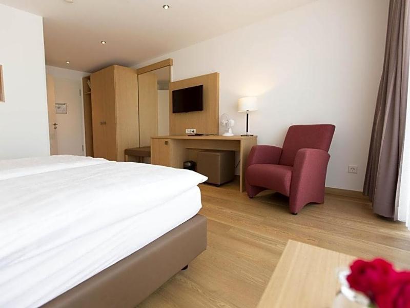 Hotel Seepark Garni image