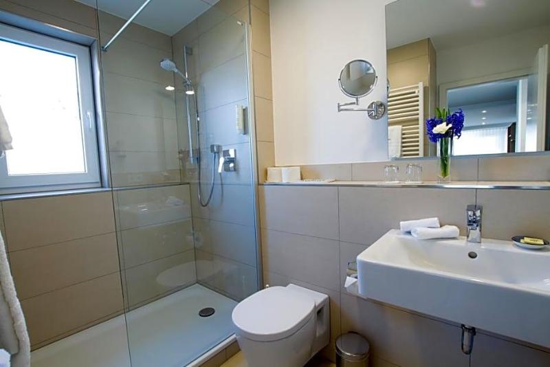 Hotel Seepark Garni image