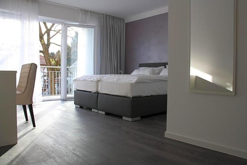 Victoria Living image