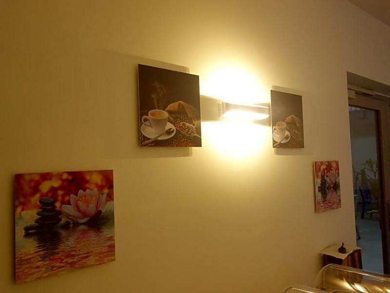 Victoria Living image