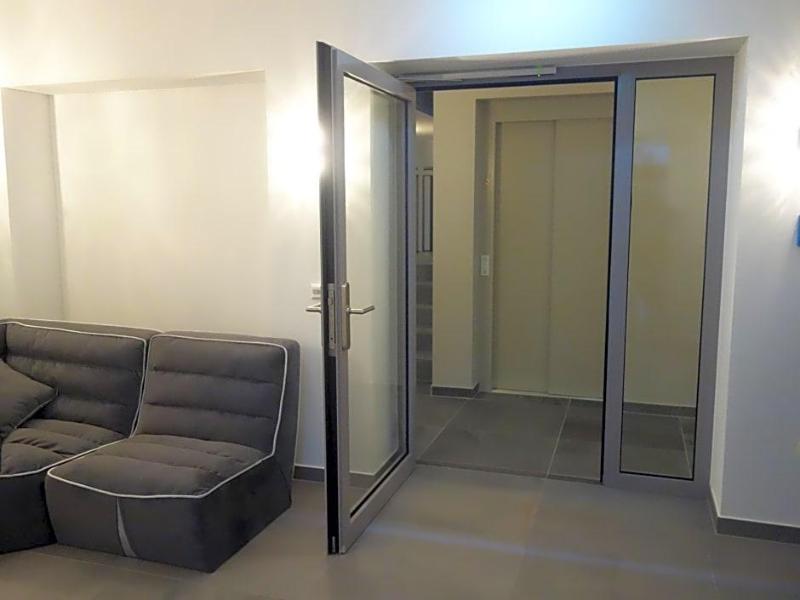 Victoria Living image