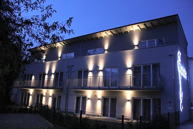 Victoria Living image