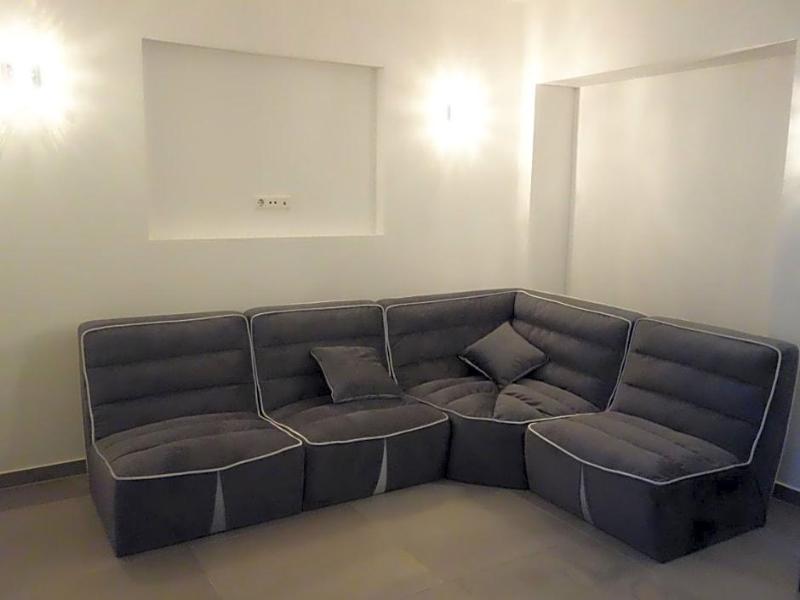 Victoria Living image