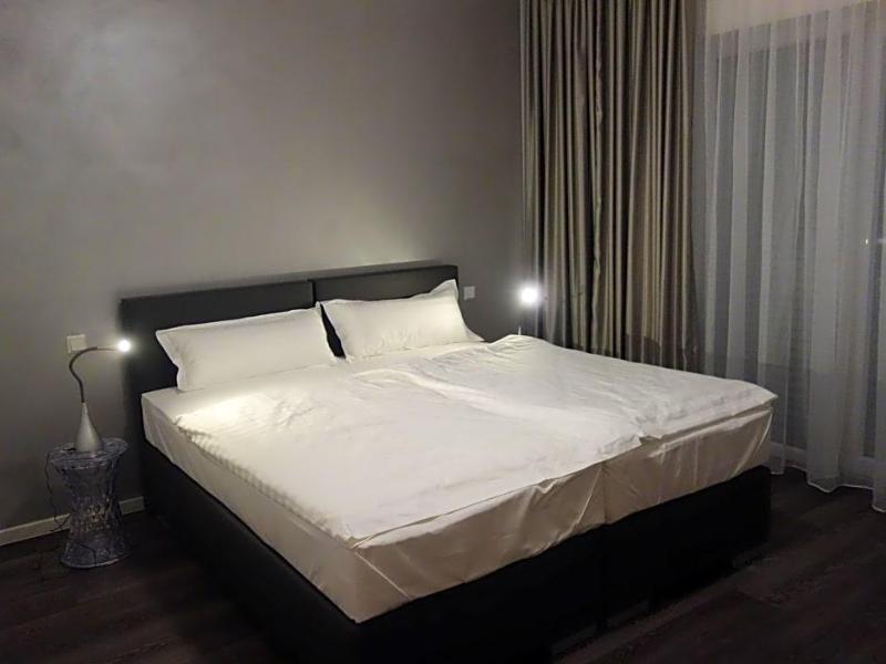 Victoria Living image