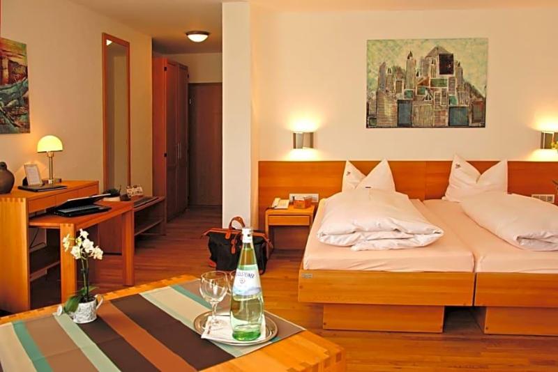 Hotel Restaurant Zum Schwan image
