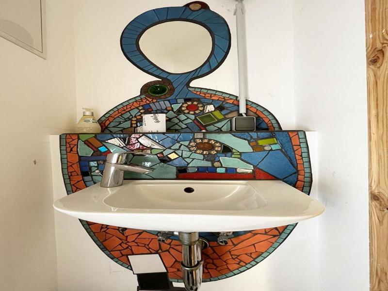 Homeplanet Hostel image