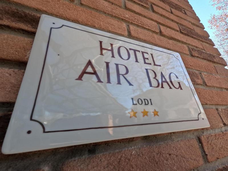 Hotel Air Bag image
