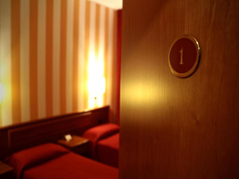 Hotel Air Bag image