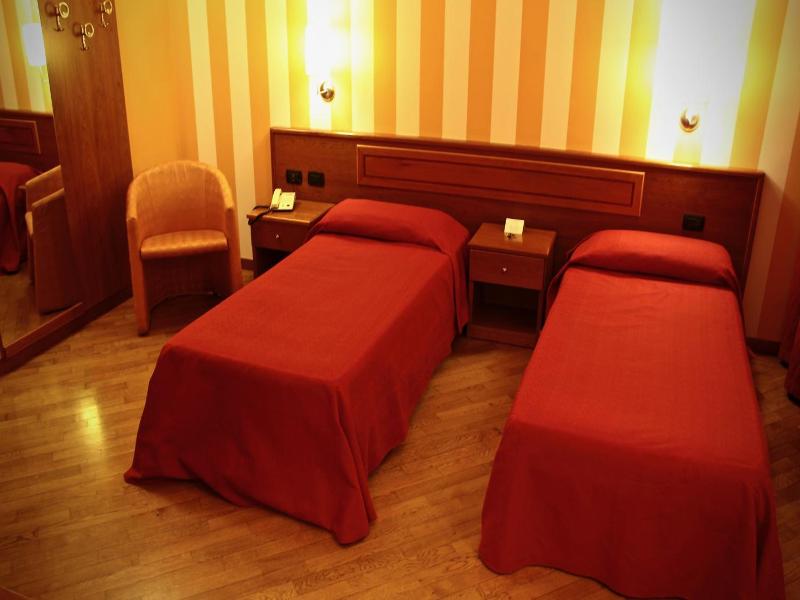 Hotel Air Bag image