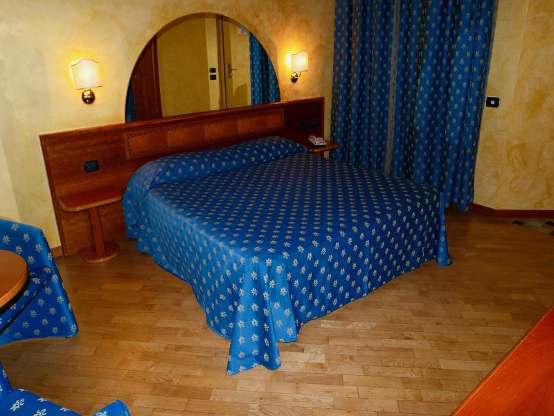 Hotel Air Bag image