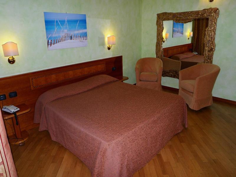 Hotel Air Bag image