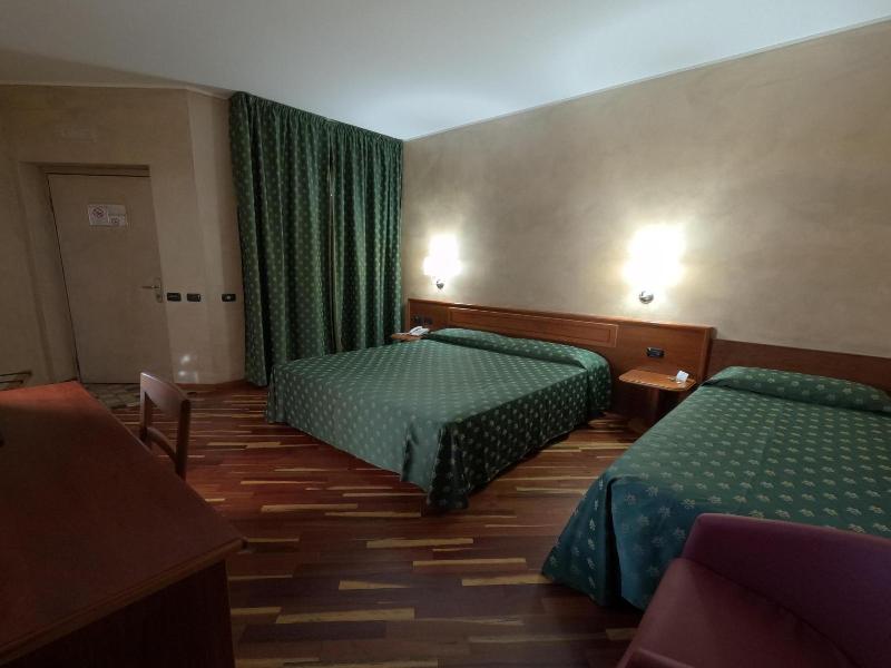 Hotel Air Bag image
