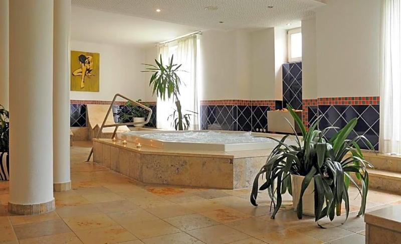 Hotel Restaurant Sengscheider Hof image
