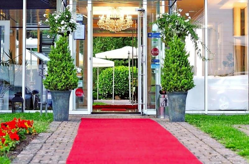 Hotel Restaurant Sengscheider Hof image